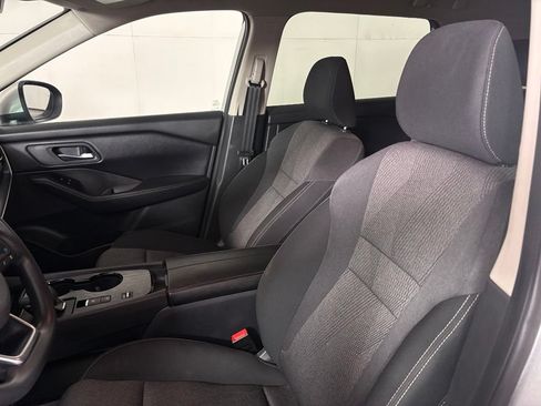 Used 2024 Nissan Rogue SV FWD image 18