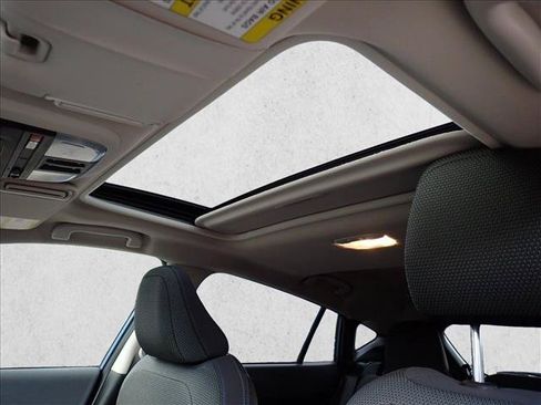 Certified 2024 Subaru Crosstrek 2.0i Premium AWD/4WD image 15