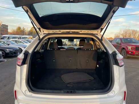 Used 2022 Ford Edge SE w/ Black Appearance Package image 10