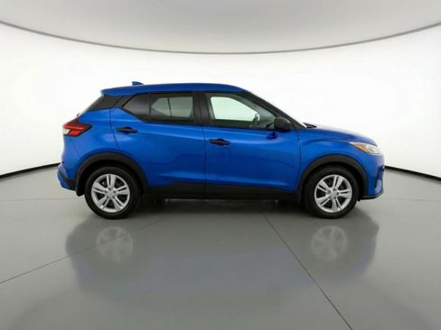 Used 2024 Nissan Kicks S image 11