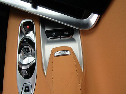 Used 2022 Chevrolet Corvette Stingray Preferred Cpe w/ Z51 Performance Package RWD image 18