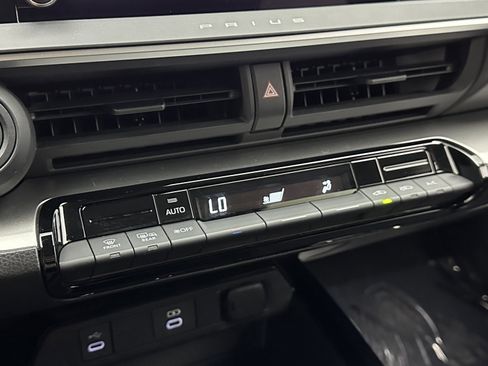 Used 2025 Toyota Prius LE image 15