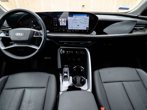 Used 2025 Audi Q5 Premium w/ Convenience Package AWD/4WD image 12
