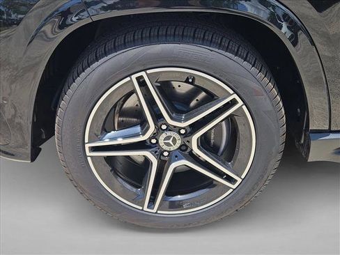 New 2026 Mercedes-Benz GLS 450 4MATIC image 10
