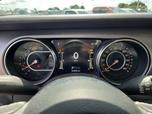 Used 2021 Jeep Wrangler Unlimited Sahara AWD/4WD image 11