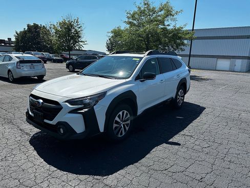 Certified 2025 Subaru Outback Premium AWD/4WD image 7
