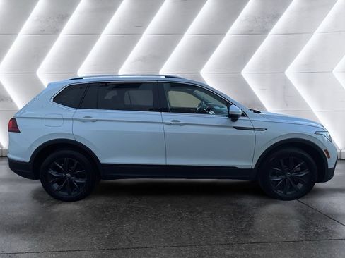 Used 2024 Volkswagen Tiguan SE AWD/4WD image 6