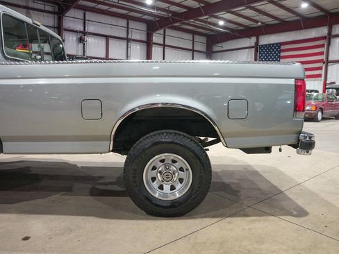 Used 1990 Ford F150 4x4 Regular Cab image 5