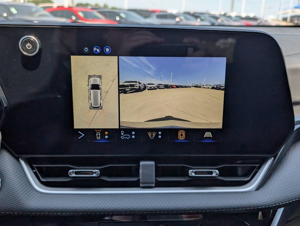New 2027 Chevrolet Equinox LT w/ Convenience Package II FWD image 21