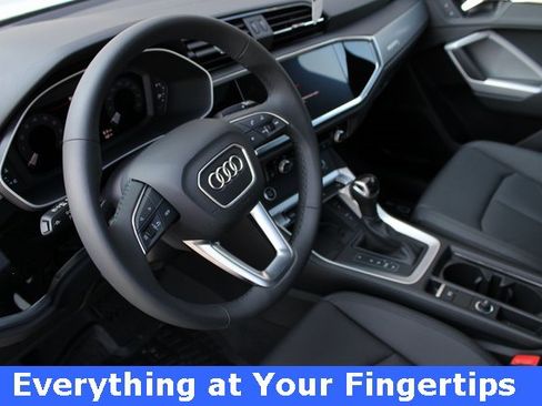 New 2025 Audi Q3 2.0T Premium image 2