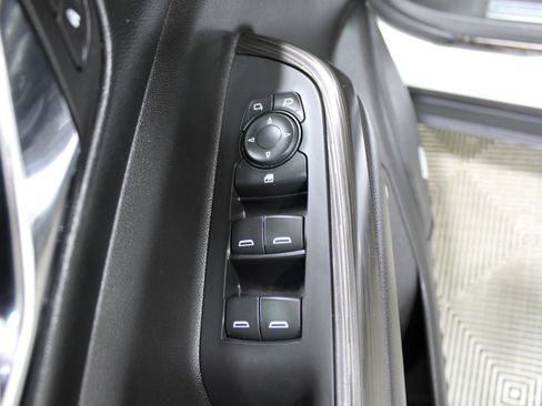 Used 2018 GMC Acadia SLT image 7