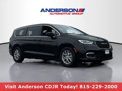 New 2026 Chrysler Pacifica Select