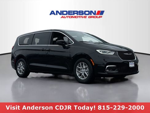 New 2026 Chrysler Pacifica Select FWD image 1