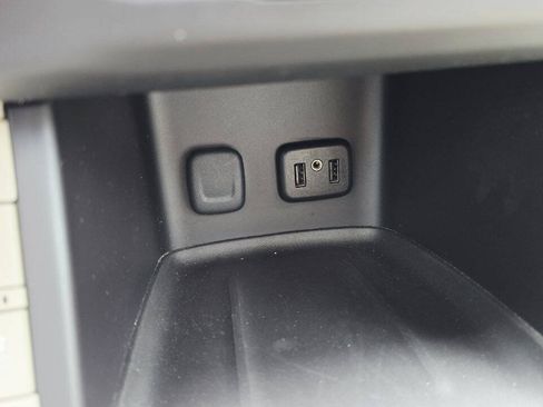 Used 2017 GMC Acadia Denali w/ Technology Package FWD image 26
