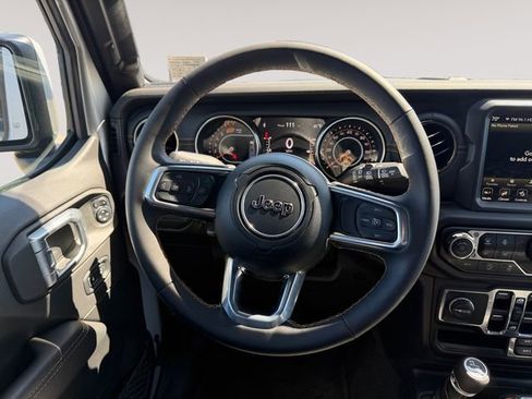 Used 2023 Jeep Wrangler Altitude image 12