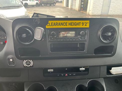 Used 2019 Mercedes-Benz Sprinter 170 image 12