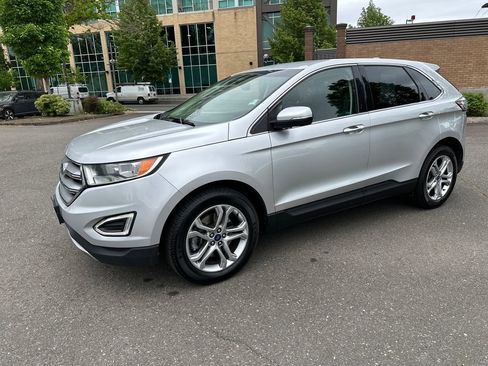 Used 2018 Ford Edge Titanium AWD/4WD image 2