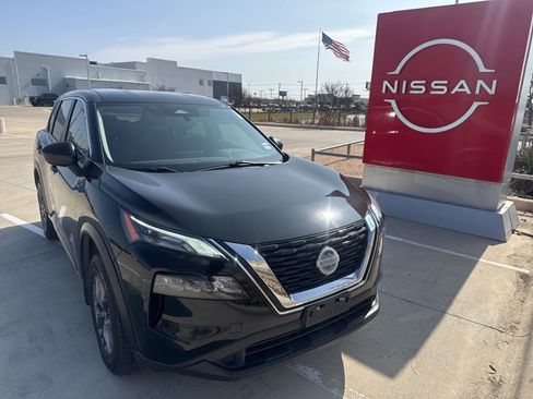 Used 2021 Nissan Rogue S image 1