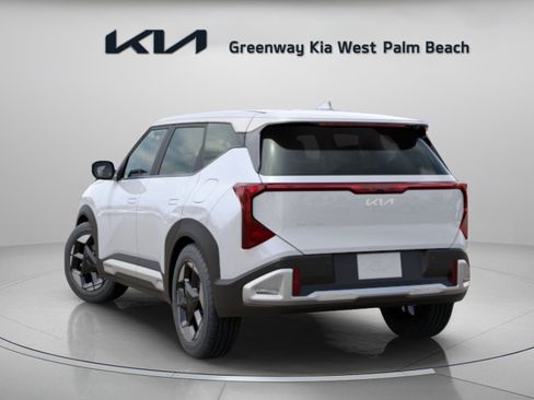 New 2027 Kia Seltos S FWD image 5