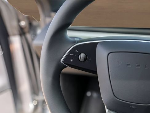 Used 2026 Tesla Model Y AWD image 13