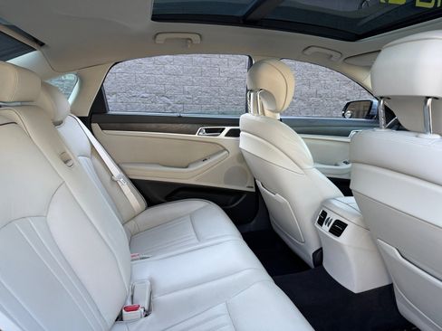 Used 2017 Genesis G80 3.8 w/ Option Group 03 image 17