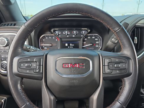 Used 2022 GMC Sierra 1500 AT4 w/ AT4 Preferred Package AWD/4WD image 18