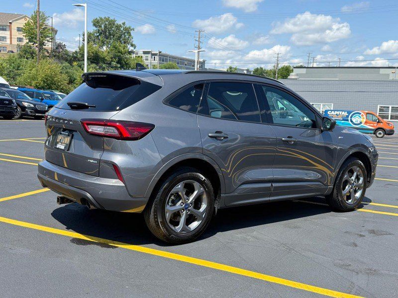 Used 2023 Ford Escape ST-Line w/ Tech Pack #1 AWD/4WD image 3