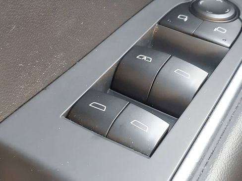 Used 2025 GMC Acadia Elevation image 34