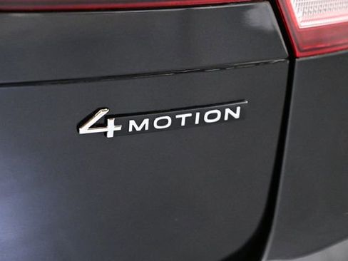 Used 2024 Volkswagen Tiguan SE image 11