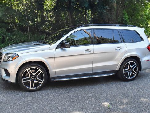 Used 2019 Mercedes-Benz GLS 550 4MATIC w/ Driver Assistance Package image 4