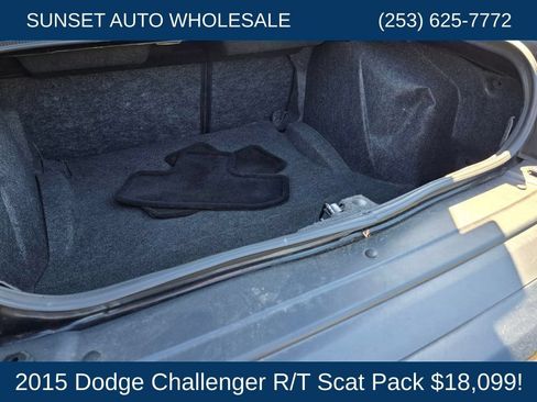 Used 2015 Dodge Challenger R/T Scat Pack w/ Leather Interior Group RWD image 31