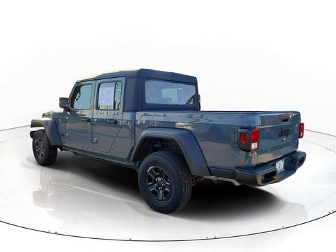 Used 2025 Jeep Gladiator Sport AWD/4WD image 3