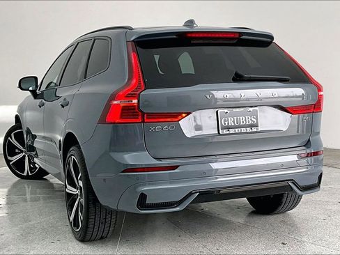 Certified 2023 Volvo XC60 B5 Ultimate w/ Climate Package image 17