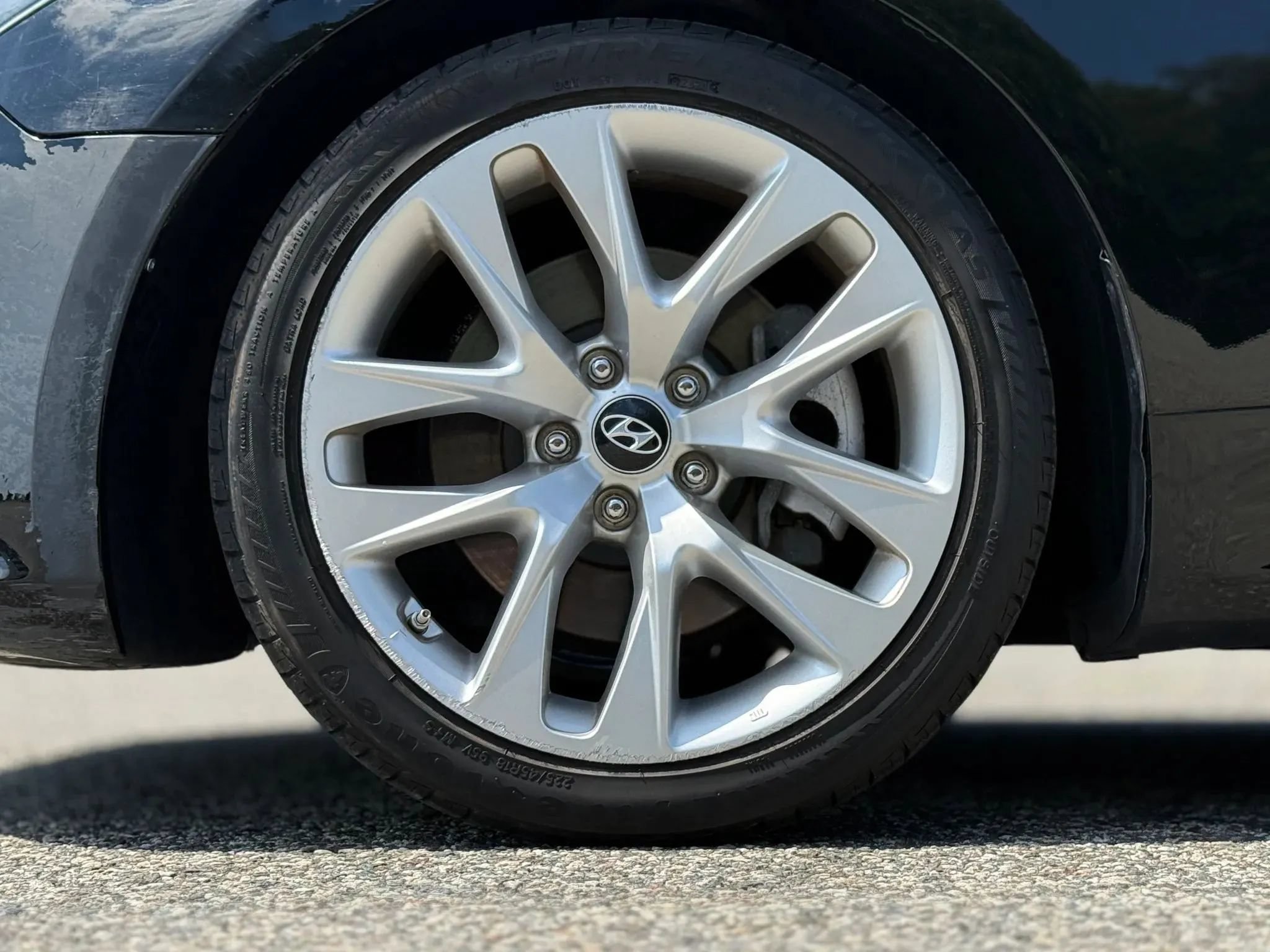 Used 2013 Hyundai Genesis 3.8 RWD image 30
