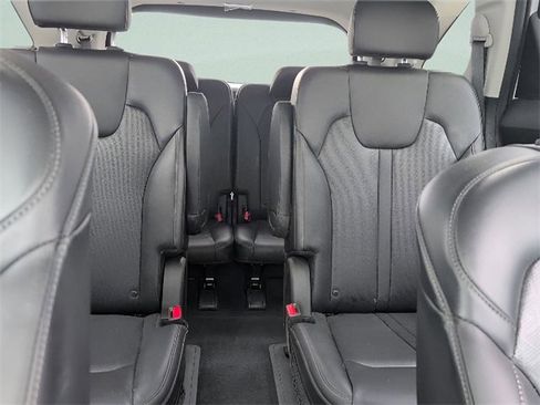 Used 2023 Kia Sorento SX image 12