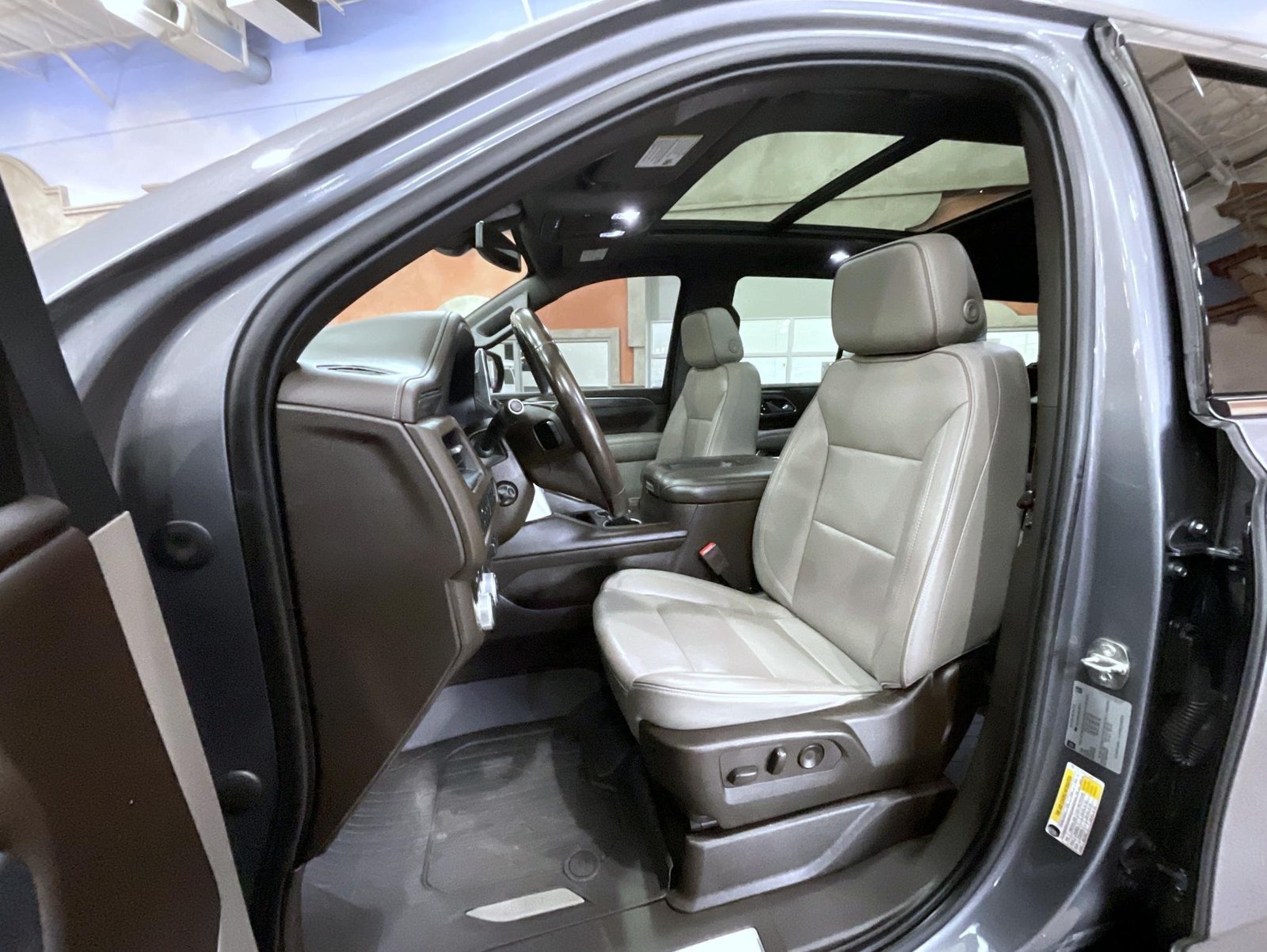 Certified 2021 GMC Yukon SLT w/ SLT Luxury Plus Package AWD/4WD image 12