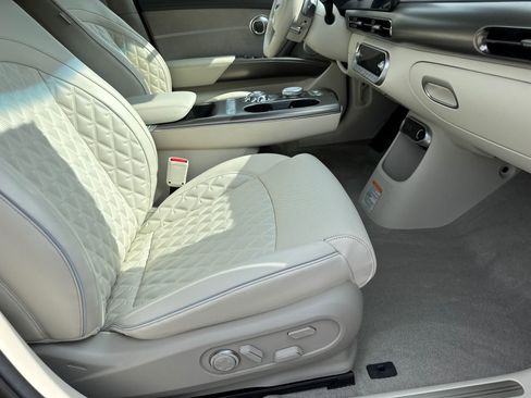 Used 2023 Genesis GV60 Performance image 13