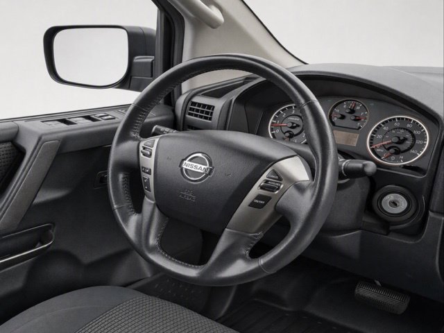 Used 2014 Nissan Titan SV w/ SV Value Truck Package AWD/4WD image 13