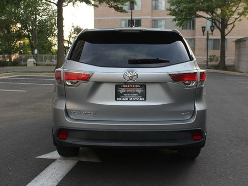 Used 2016 Toyota Highlander LE image 8