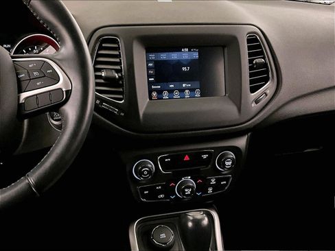 Used 2019 Jeep Compass Latitude w/ Popular Equipment Group AWD/4WD image 6
