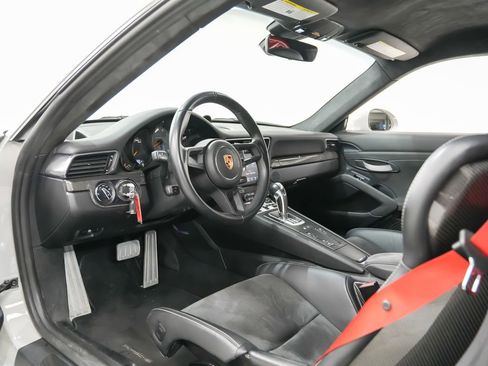 Used 2019 Porsche 911 GT3 RS RWD image 4