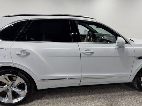 Used 2018 Bentley Bentayga Mulliner AWD/4WD image 32