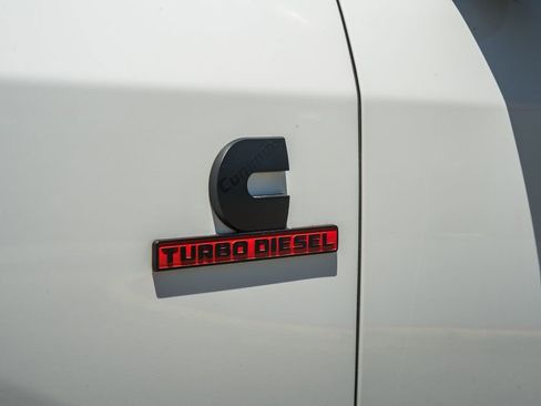 New 2026 RAM 2500 Laramie AWD/4WD image 18