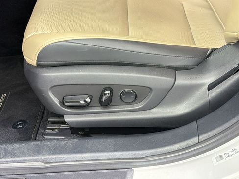 Used 2020 Lexus ES 350 w/ Premium Package FWD image 12