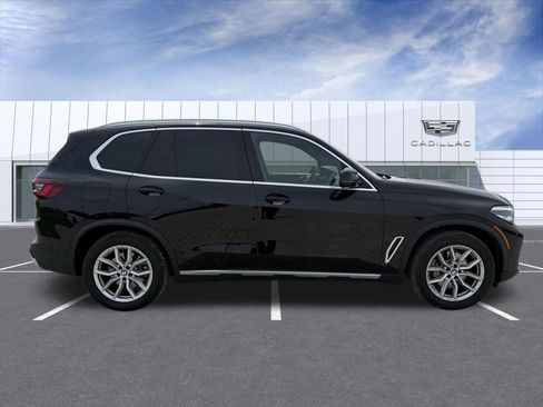 Used 2023 BMW X5 xDrive40i w/ Luxury Seating Package AWD/4WD image 2