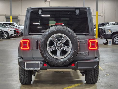 Used 2020 Jeep Wrangler Unlimited Sahara AWD/4WD image 10