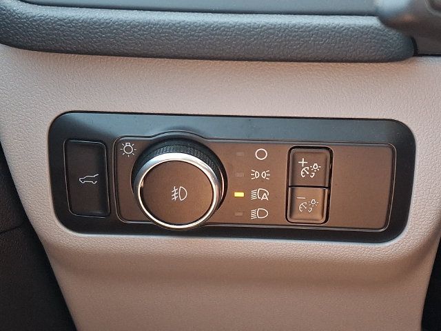 Used 2023 Ford Escape Platinum w/ Premium Technology Package AWD/4WD image 25