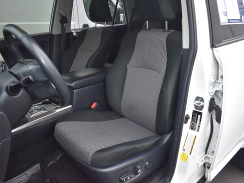 Used 2022 Toyota 4Runner SR5 image 27