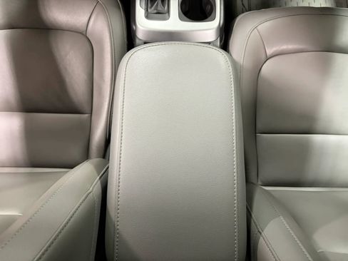 Used 2017 Chevrolet Colorado LT w/ Luxury Package, Chrome AWD/4WD image 27