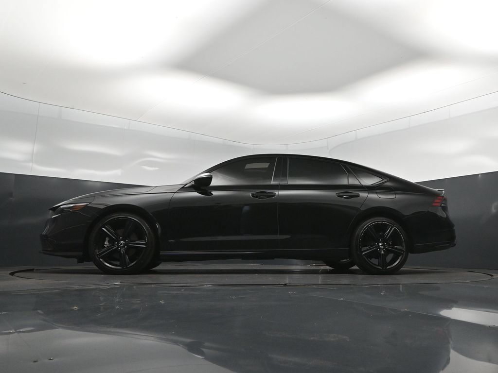Used 2025 Honda Accord Sport image 39
